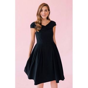 NWT Gal Meets Glam Ruthie Dress